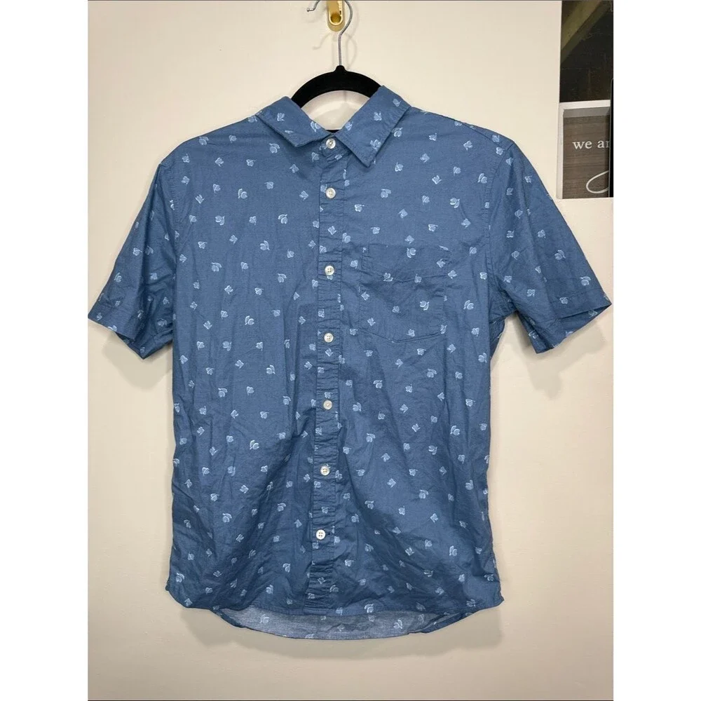 Gap Blue button down short sleeve size XS